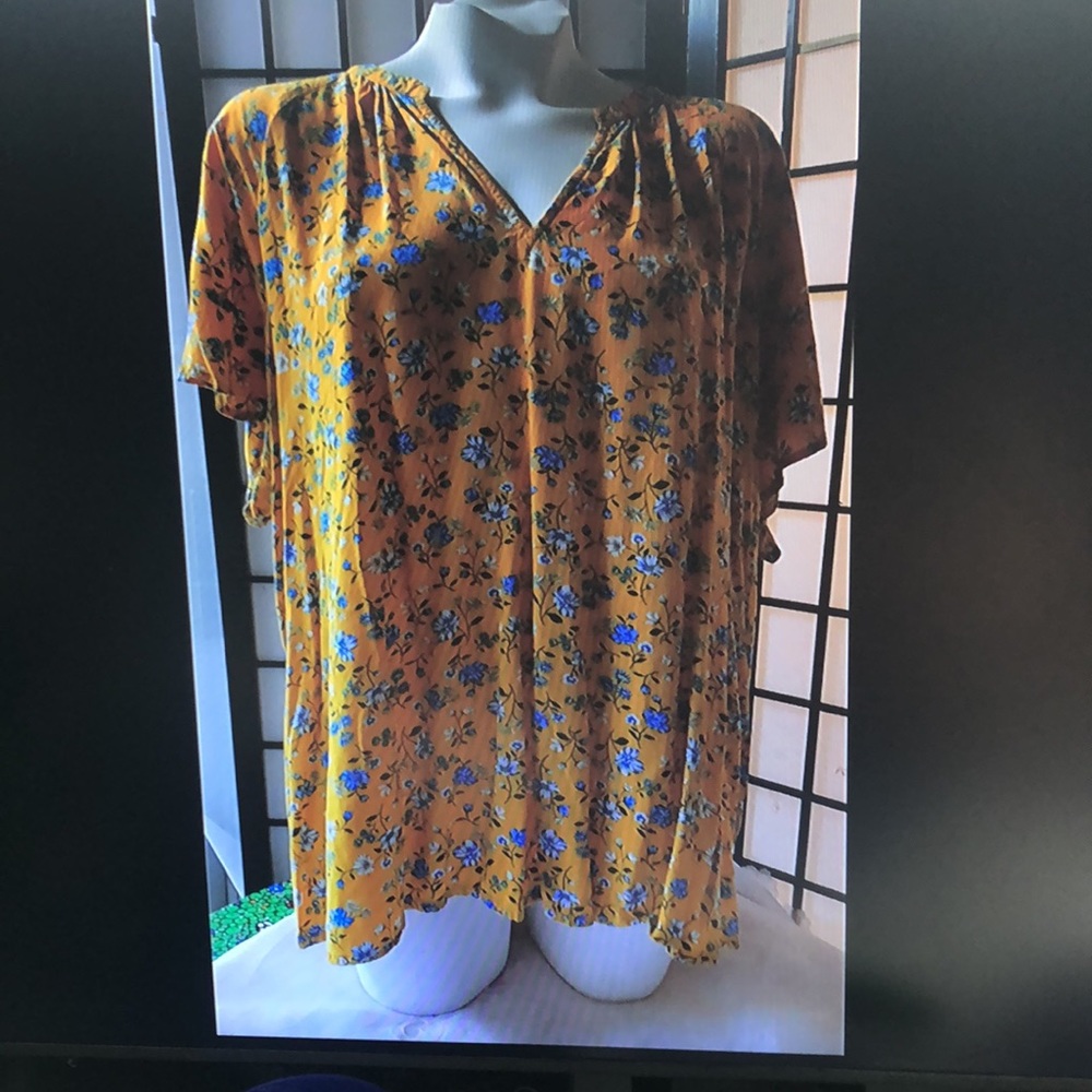 Old navy xxl 2x yellow blue floral shirt short sleeve v neck rayon top